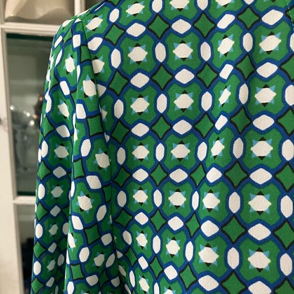 Tie-Front Green White Blue Crop Top  Sz Small  Lulus - Picture 4 of 9